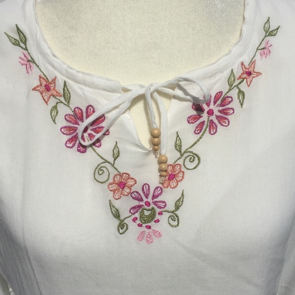 Nomadic Traders Tops - Nomadic Traders NWT Embroidered Top size M